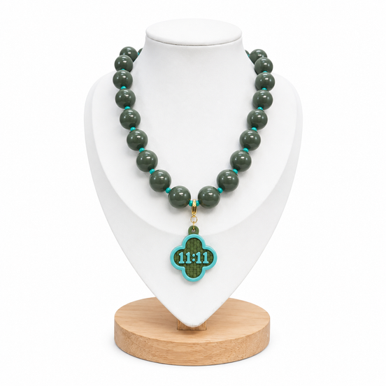 Collar Trebol 11:11