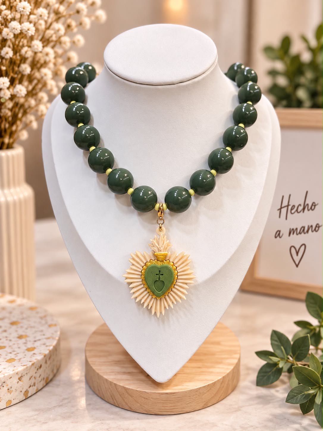 Collar Sagrado Corazón